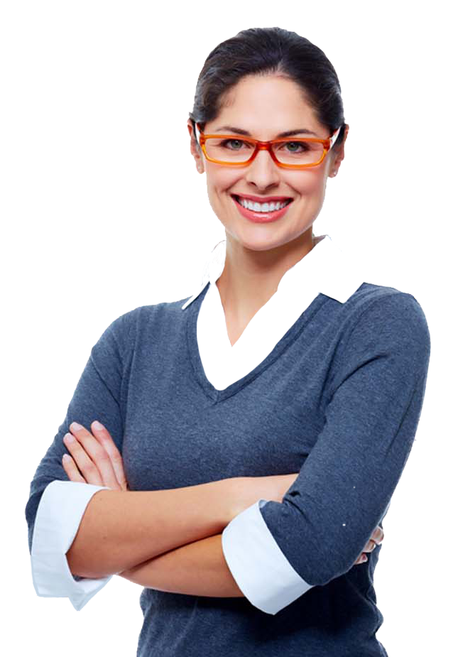 Profesional de consultoría con gafas y brazos cruzados